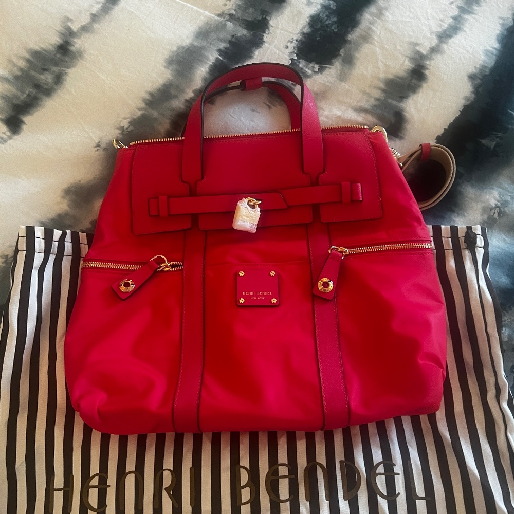 BRAND NEW Henri Bendel Jetsetter convertible bag